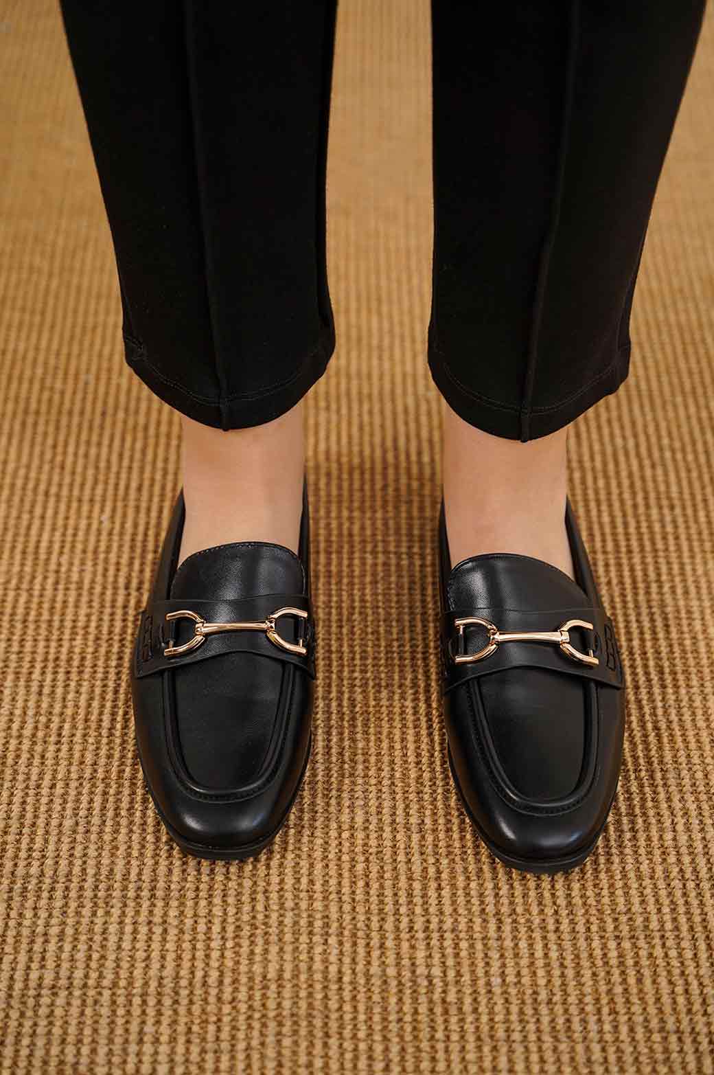 BLACK LOAFERS WITH BUCKLE