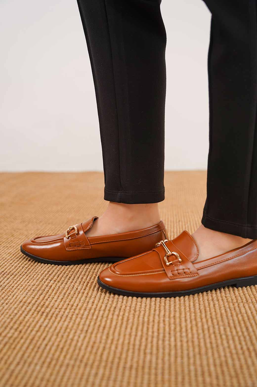 BROWN LOAFERS WITH BUCKLE