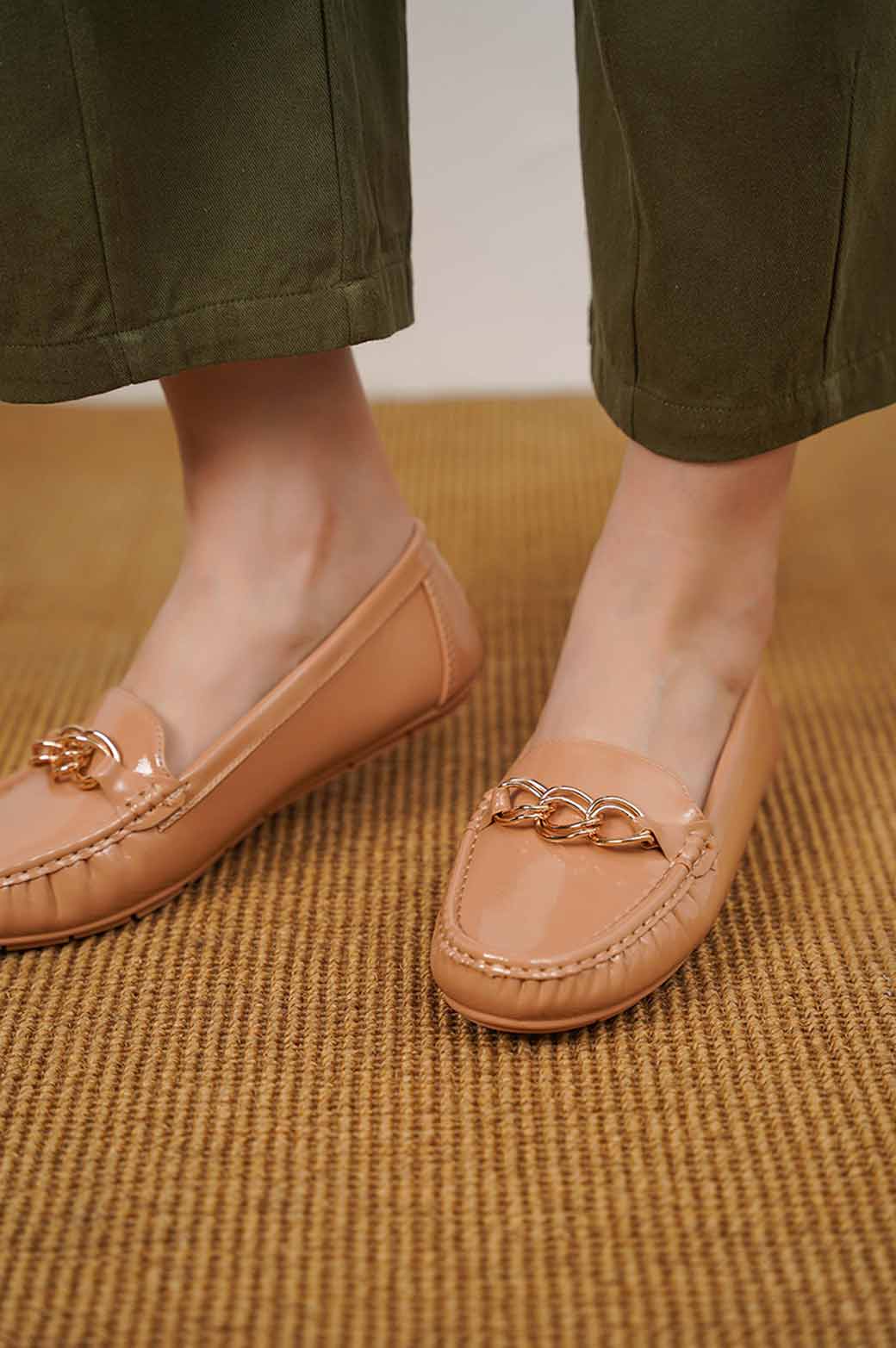 KHAKI COMFY PATENT DRIVERS