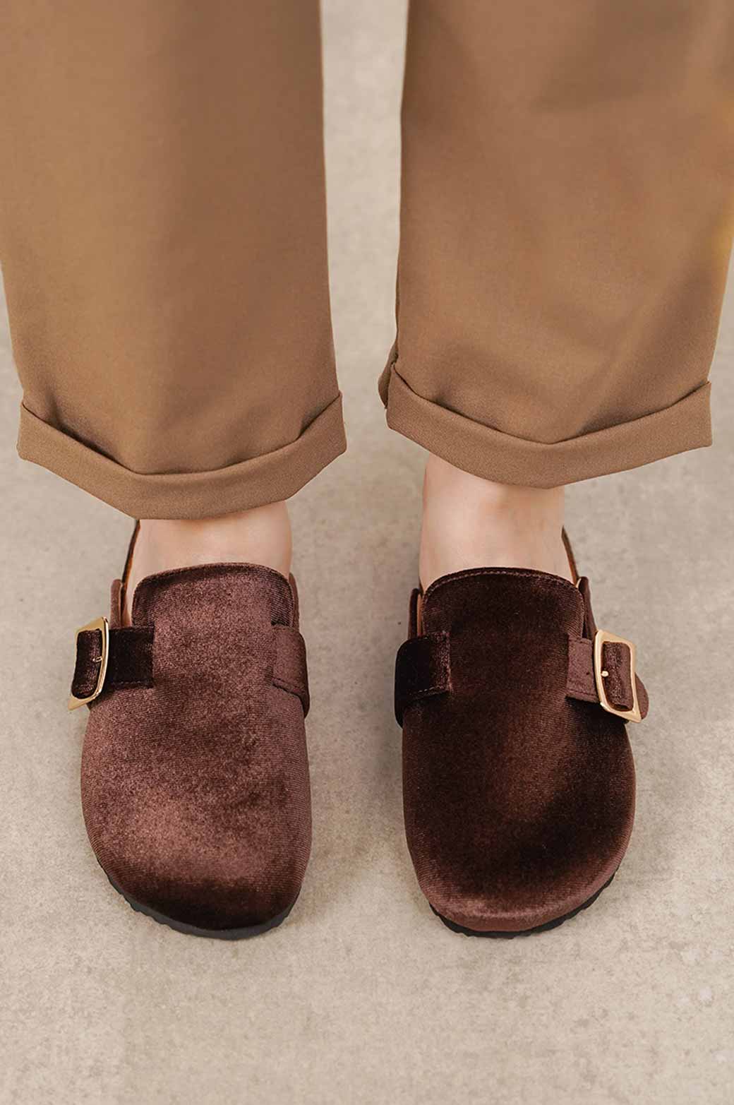 DARK BROWN WINTER MULES WITH BUCKLE