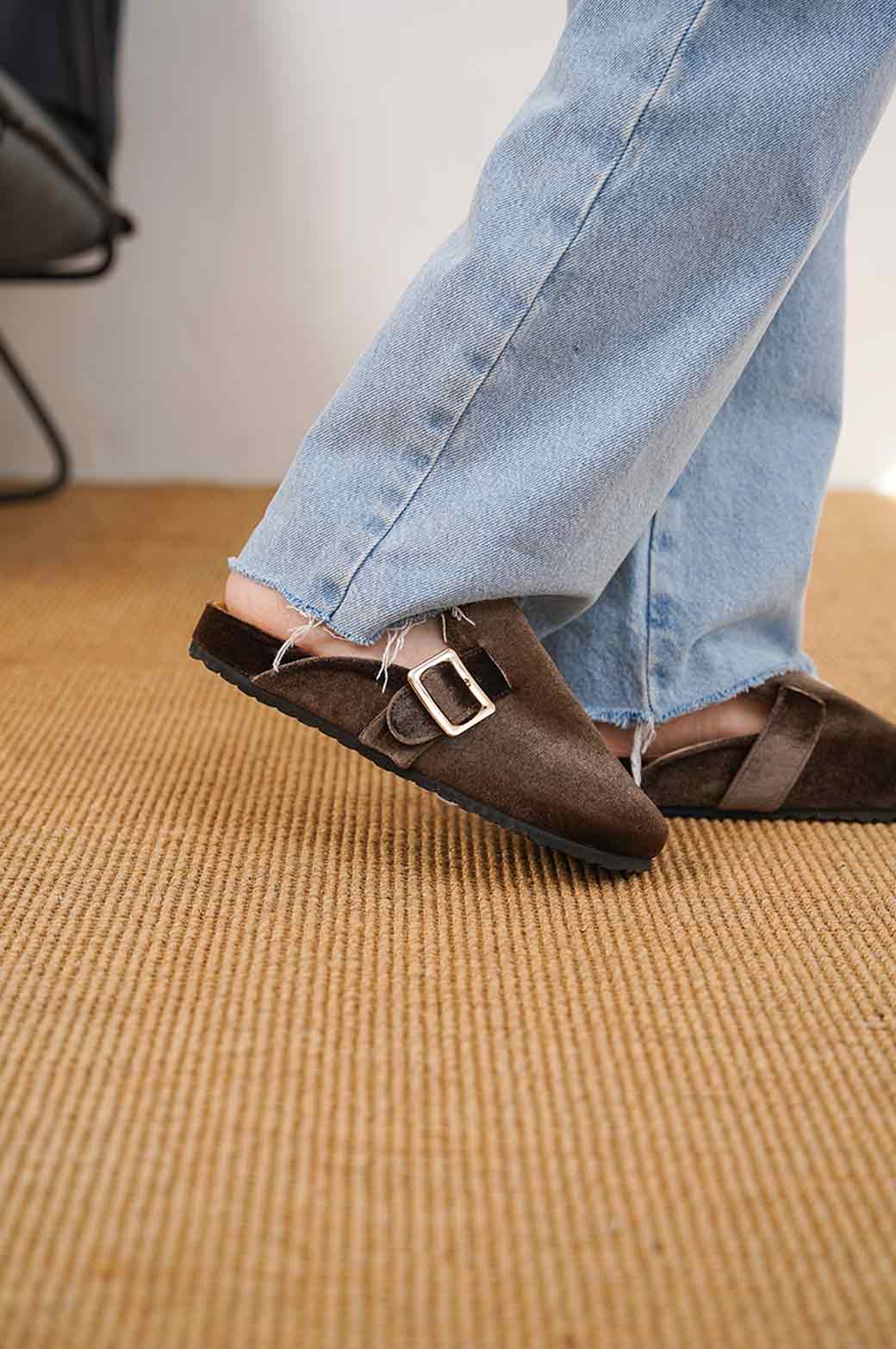 OLIVE WINTER MULES WITH BUCKLE