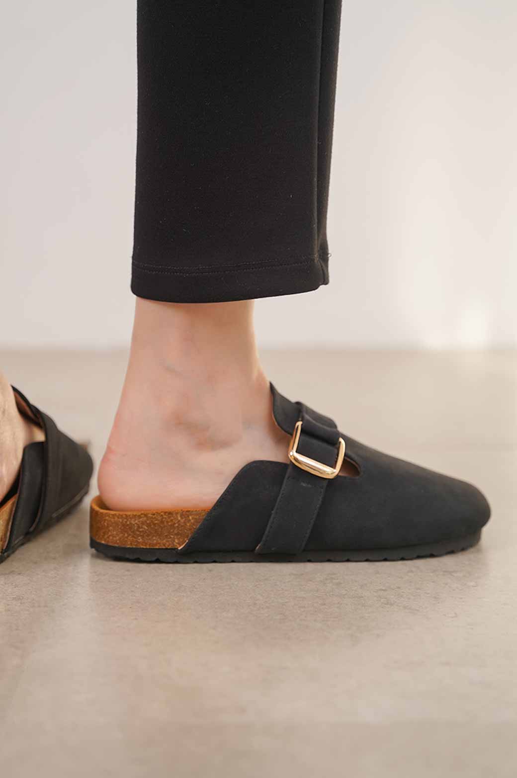 BLACK WINTER MULES WITH BUCKLE