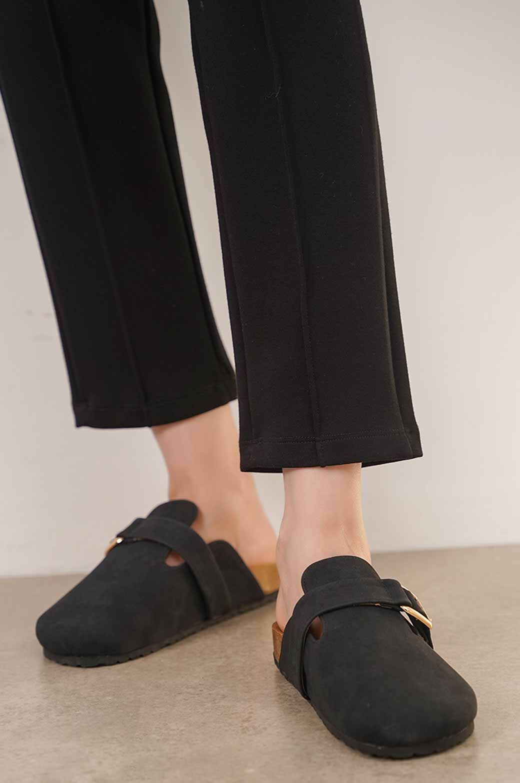 BLACK WINTER MULES WITH BUCKLE