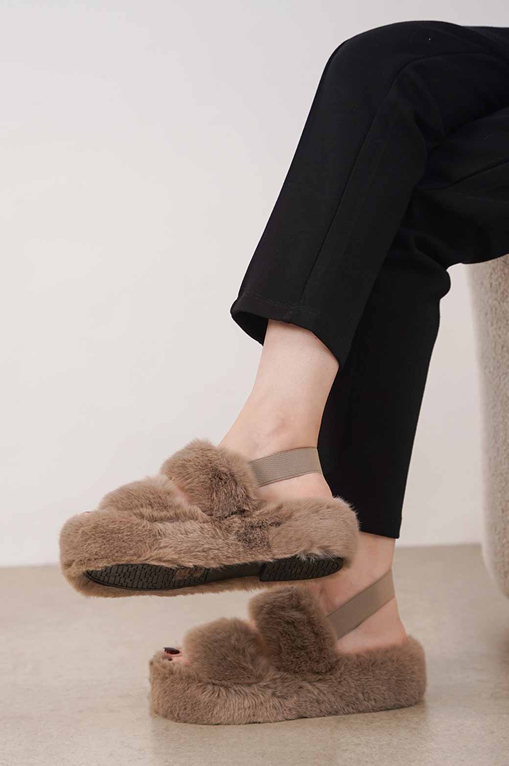 KHAKI PLATFORM FUR SLIDES