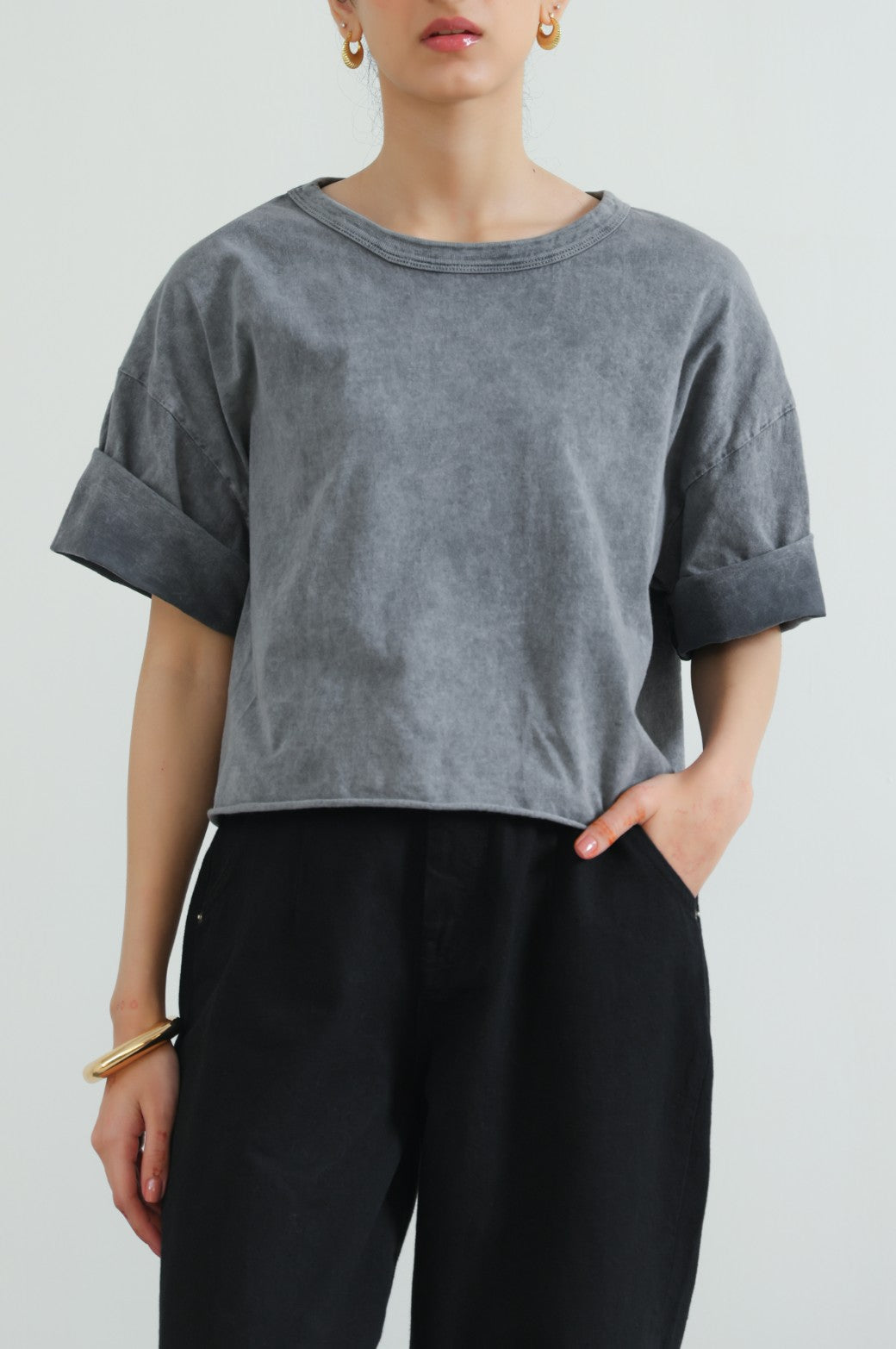 CHARCOAL DISTRESSED CROPPED  TEE