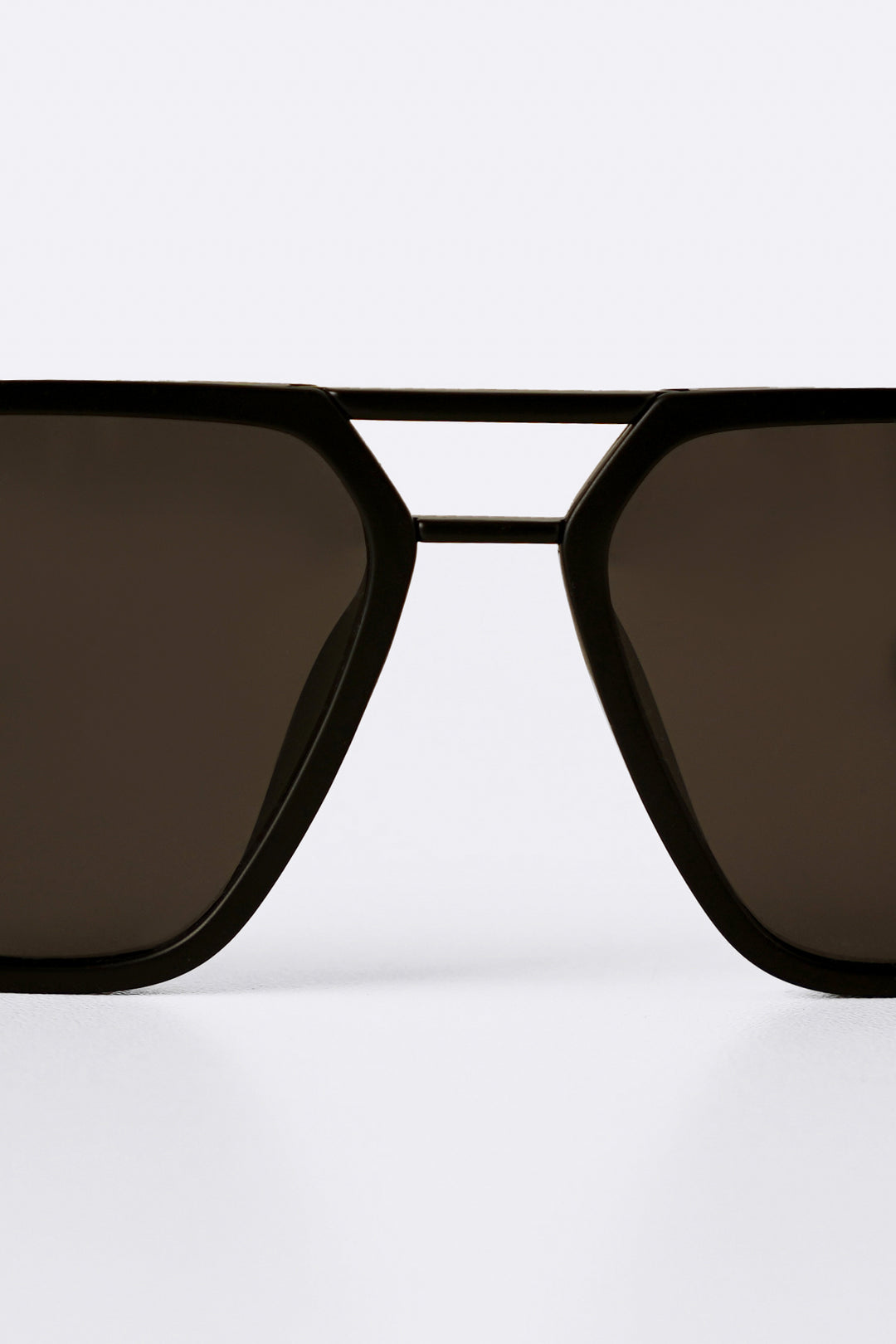 BLACK UNI SUN GLASSES