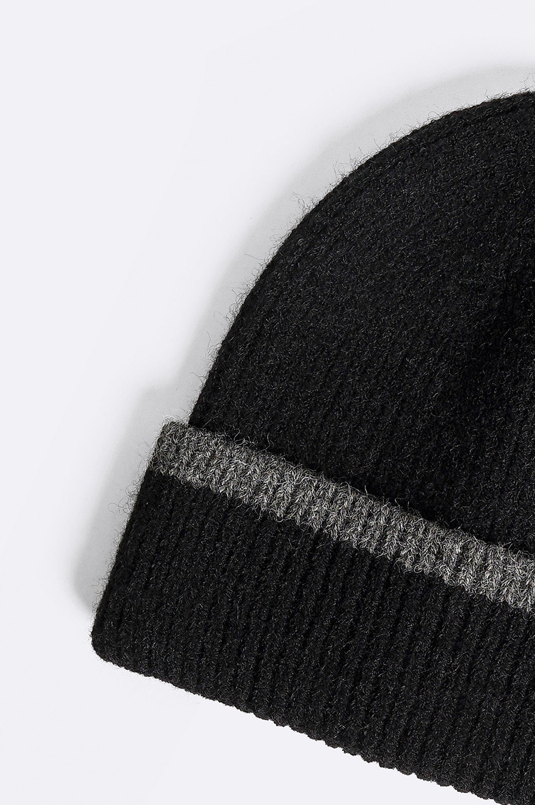 BLACK BEANIE