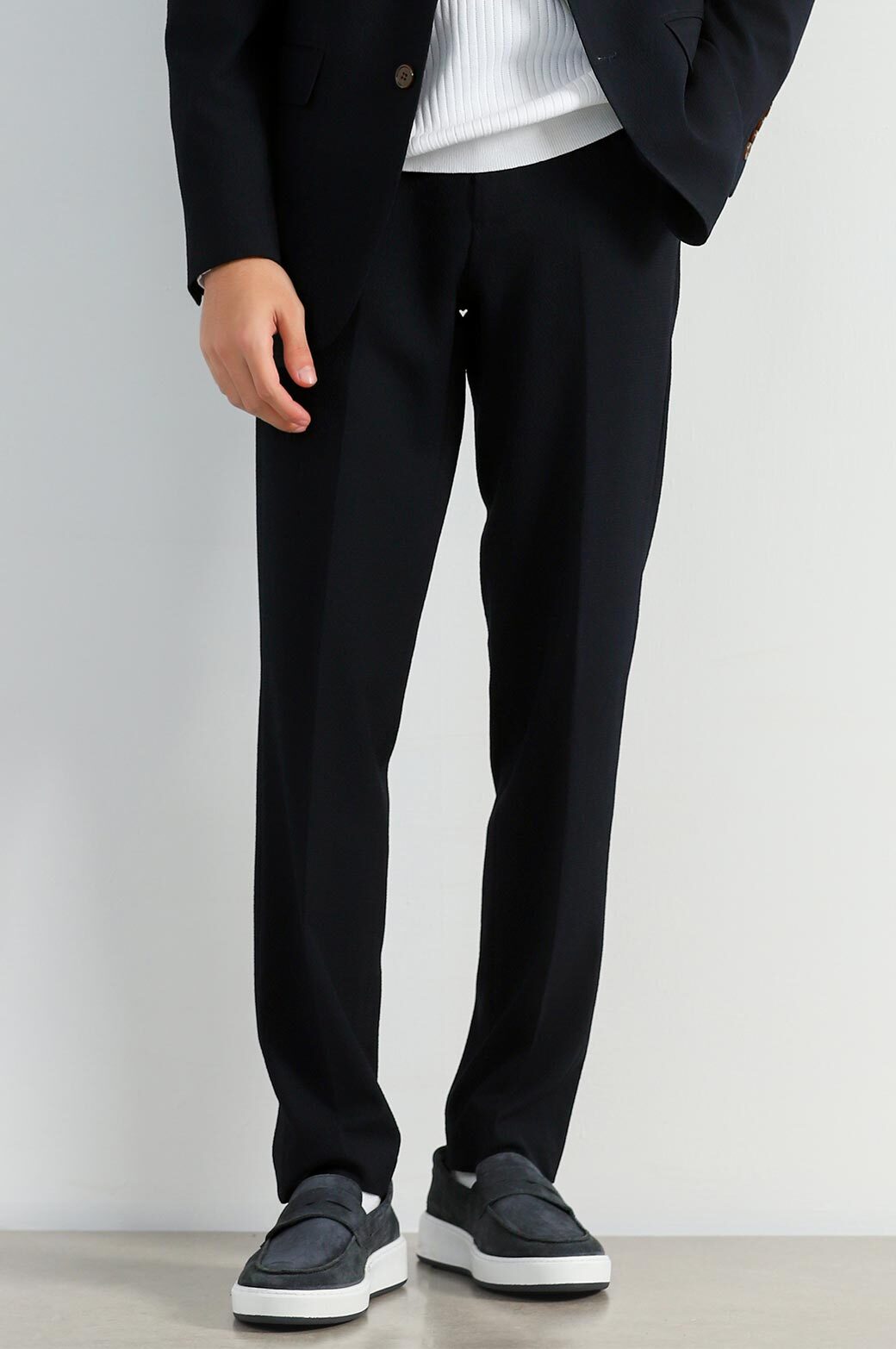 BLACK TEXTURED PANTS