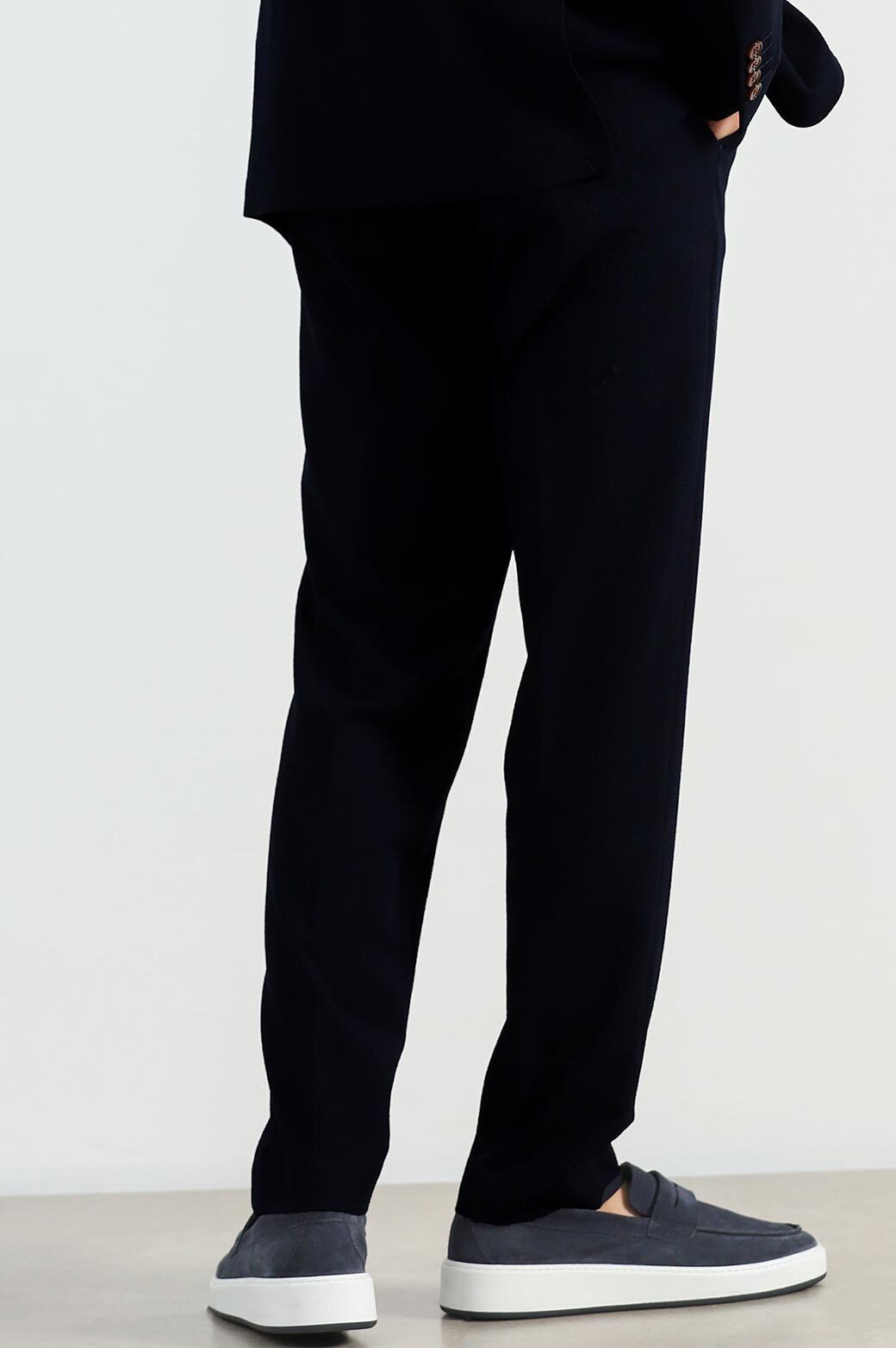 BLACK TEXTURED PANTS