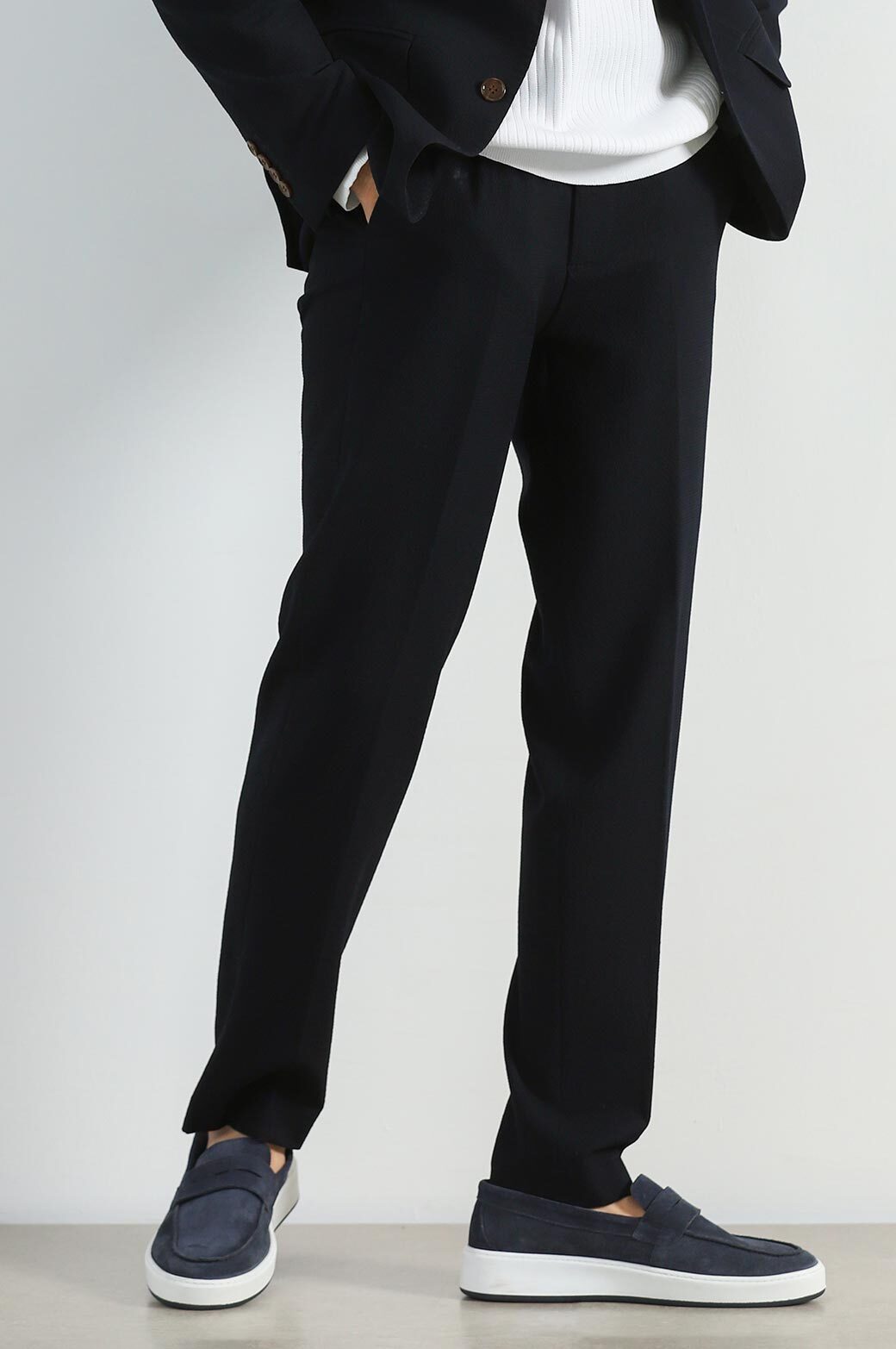 BLACK TEXTURED PANTS