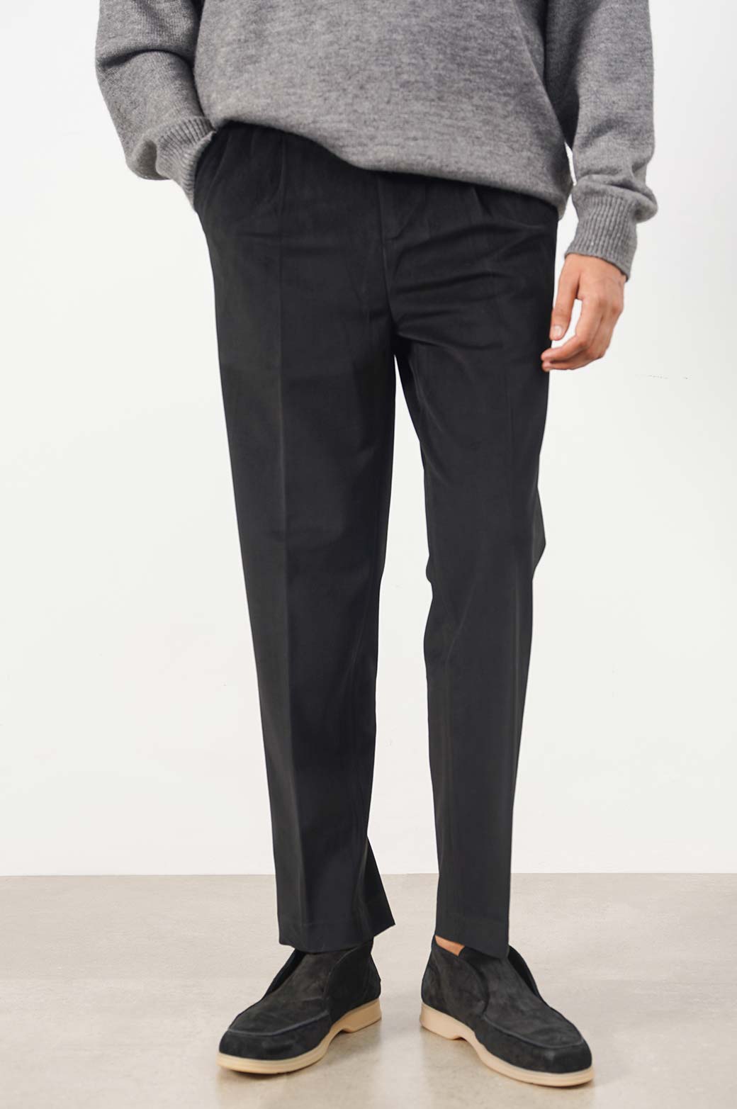 BLACK TEXTURED PANTS