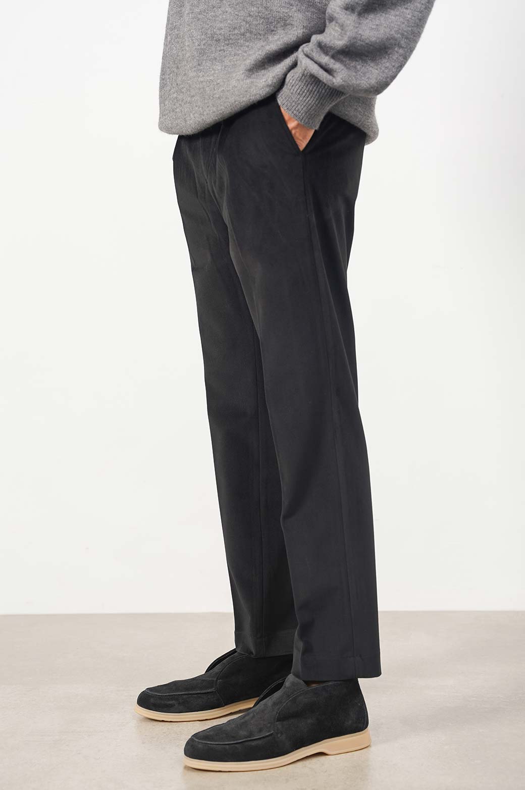 BLACK TEXTURED PANTS
