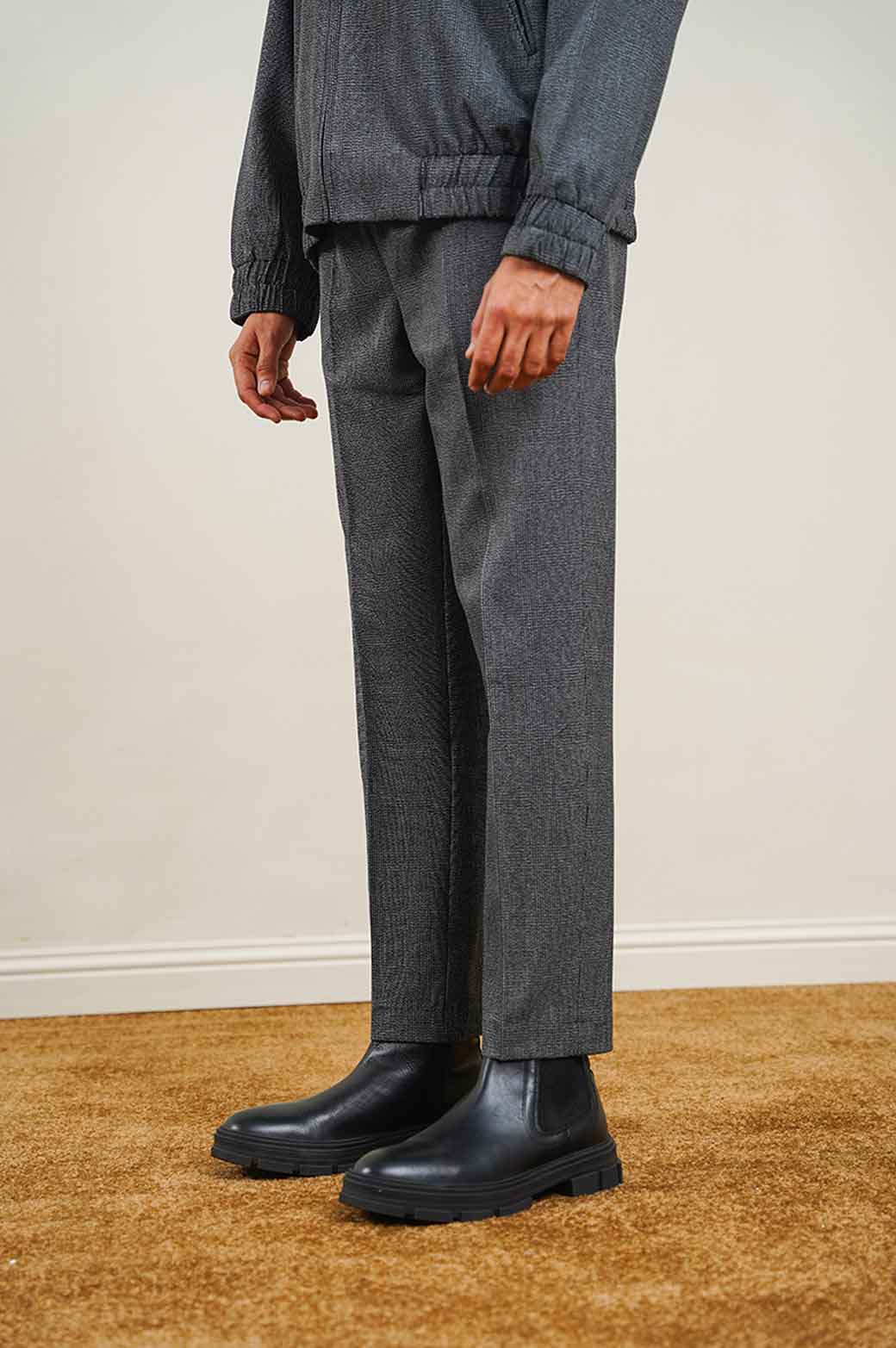 BLACK TEXTURED PANTS