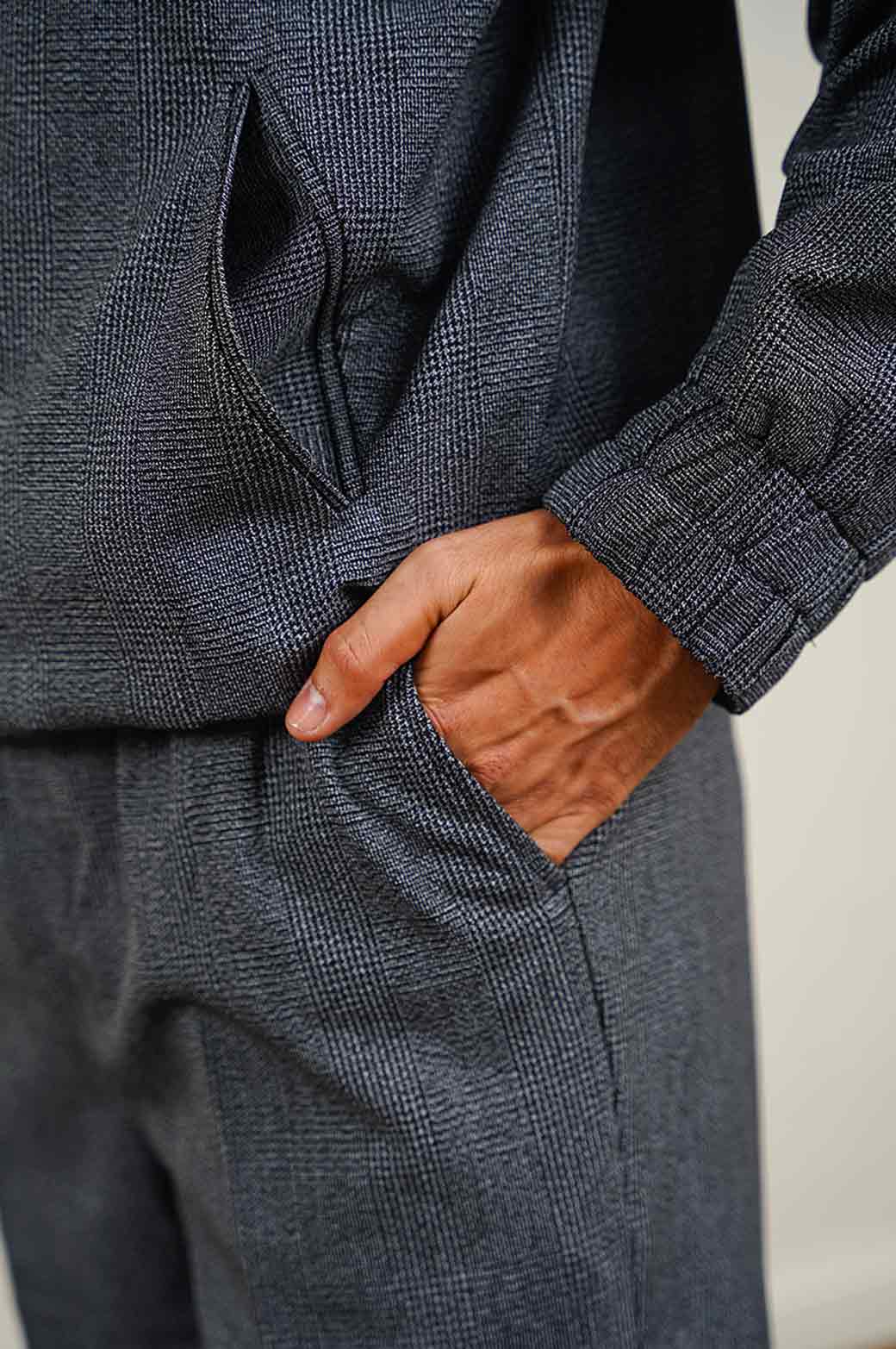 BLACK TEXTURED PANTS