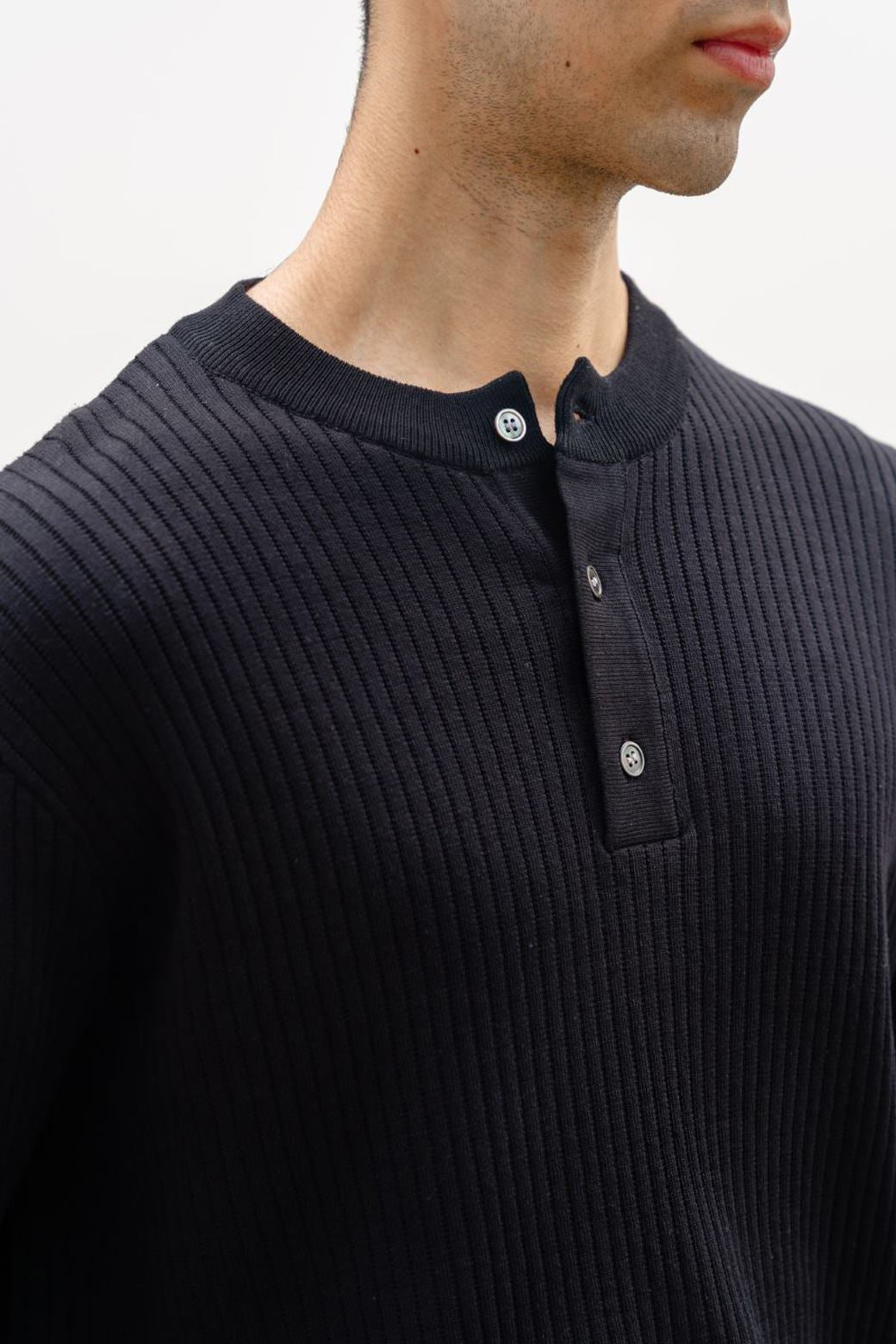 BLACK RIBBED HENLEY