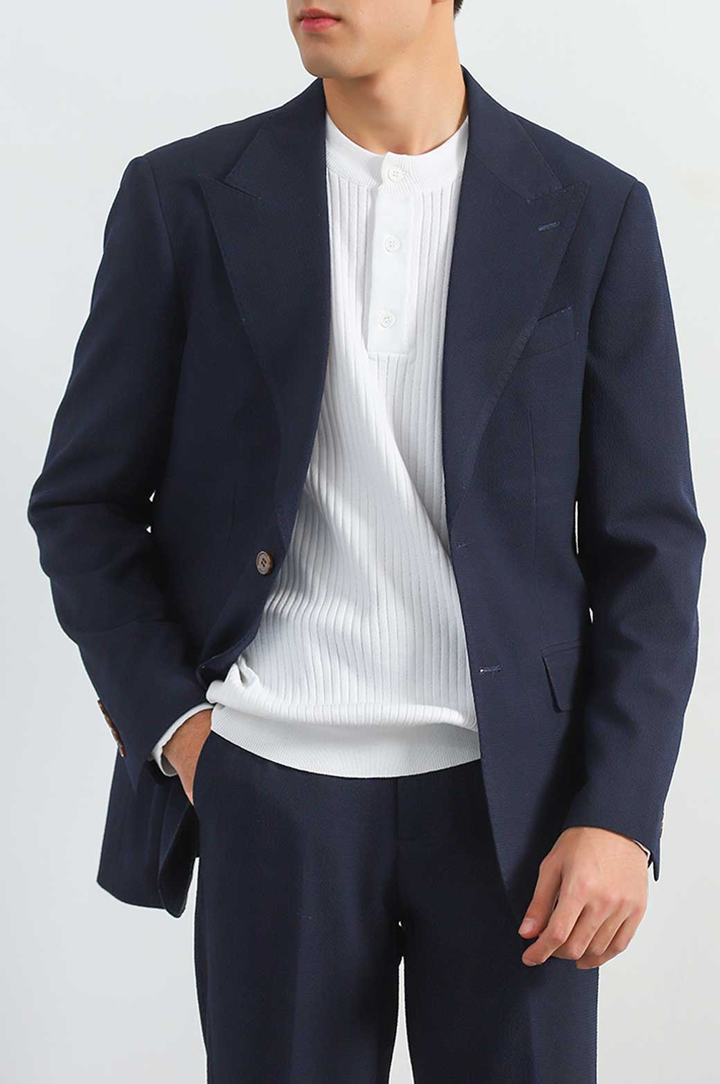 NAVY TEXTURED BLAZER