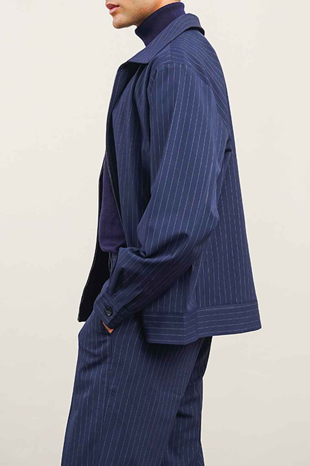 NAVY PINSTRIPE ZIPPER JACKET