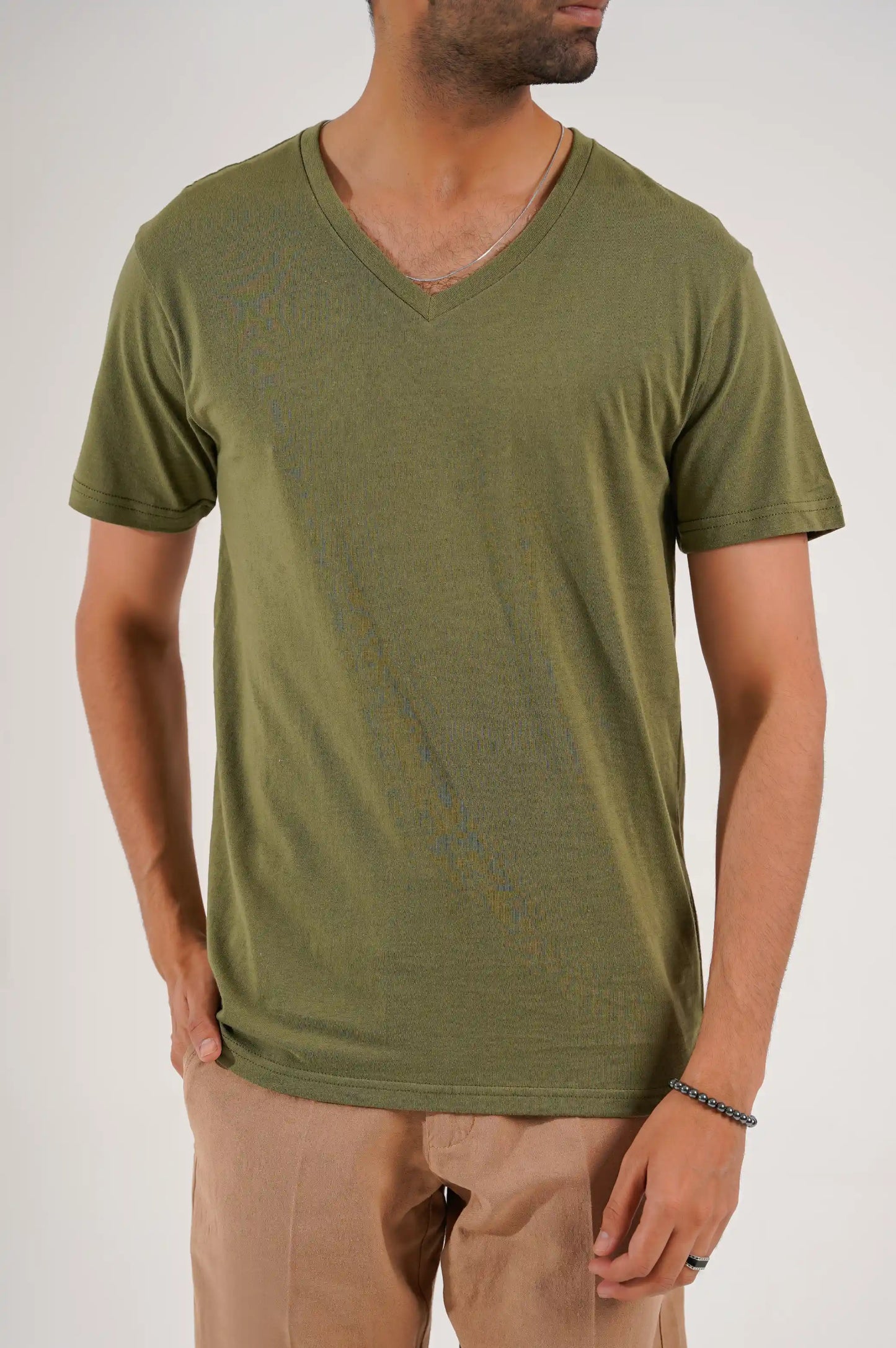 LIGHT OLIVE BASIC V NECK T-SHIRT