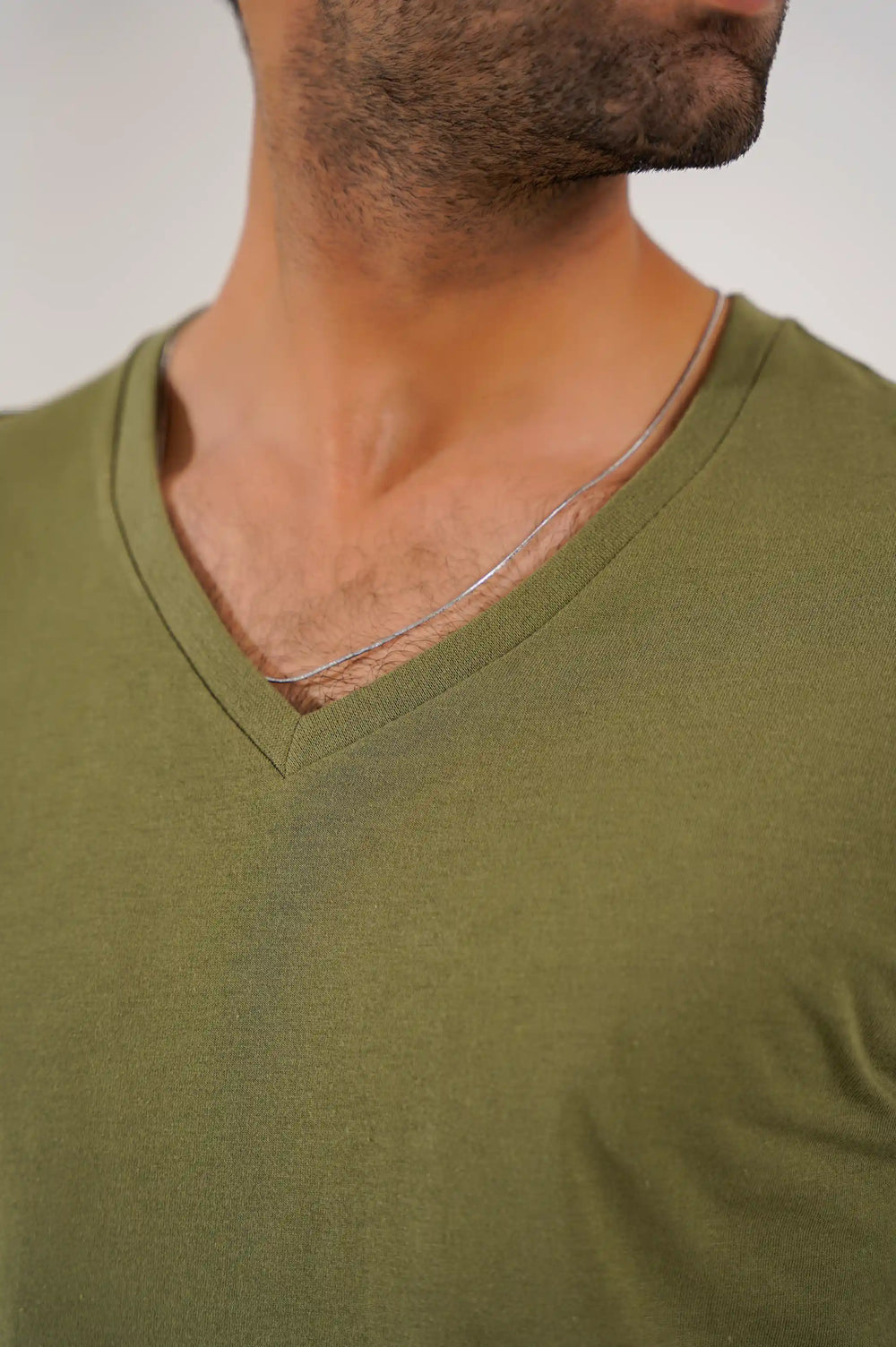 LIGHT OLIVE BASIC V NECK T-SHIRT