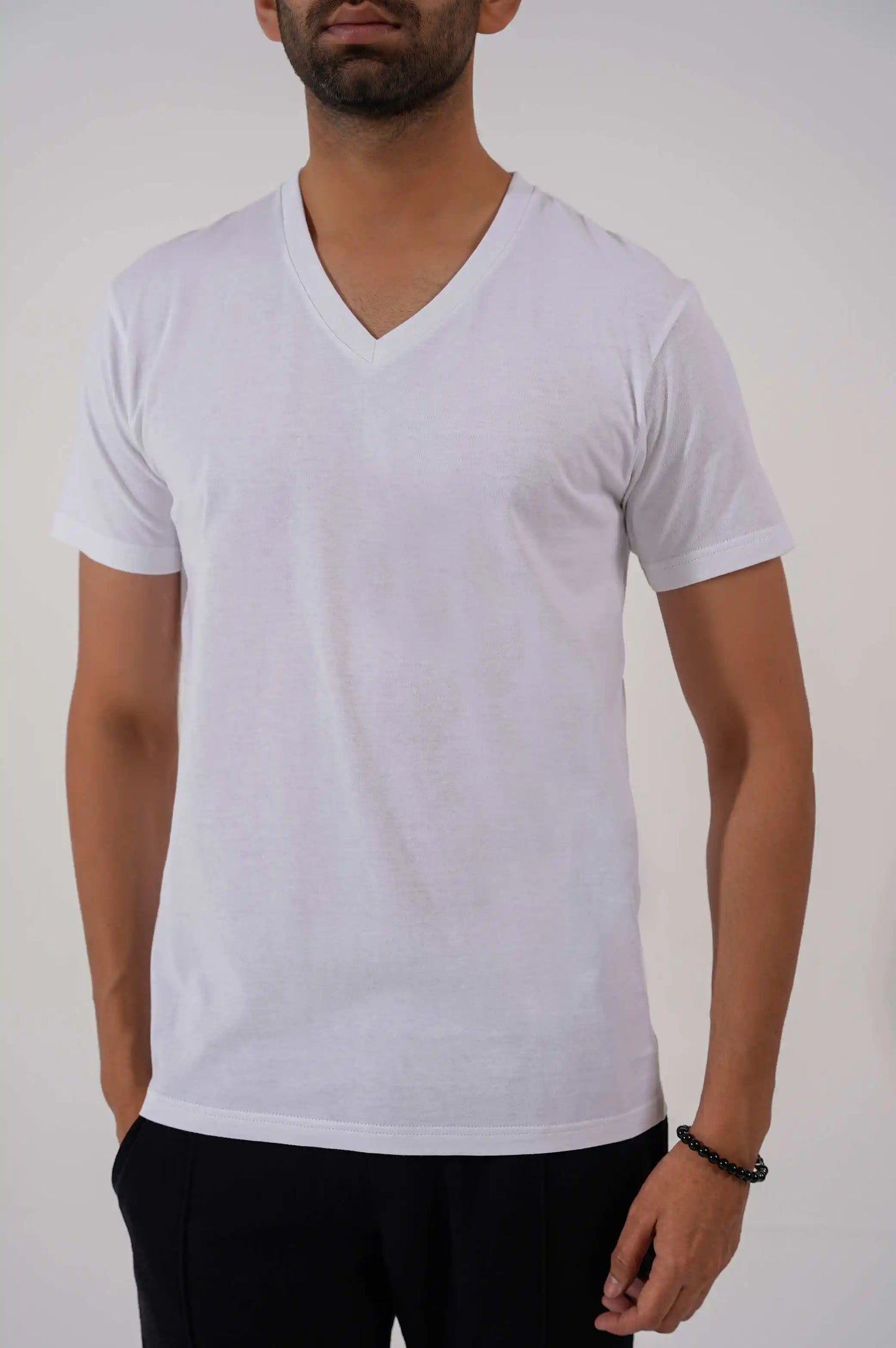 WHITE BASIC V NECK T-SHIRT