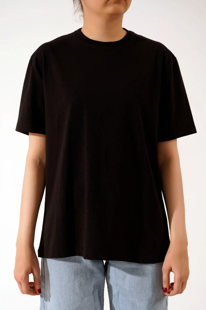 Black regular crew neck t-shirt