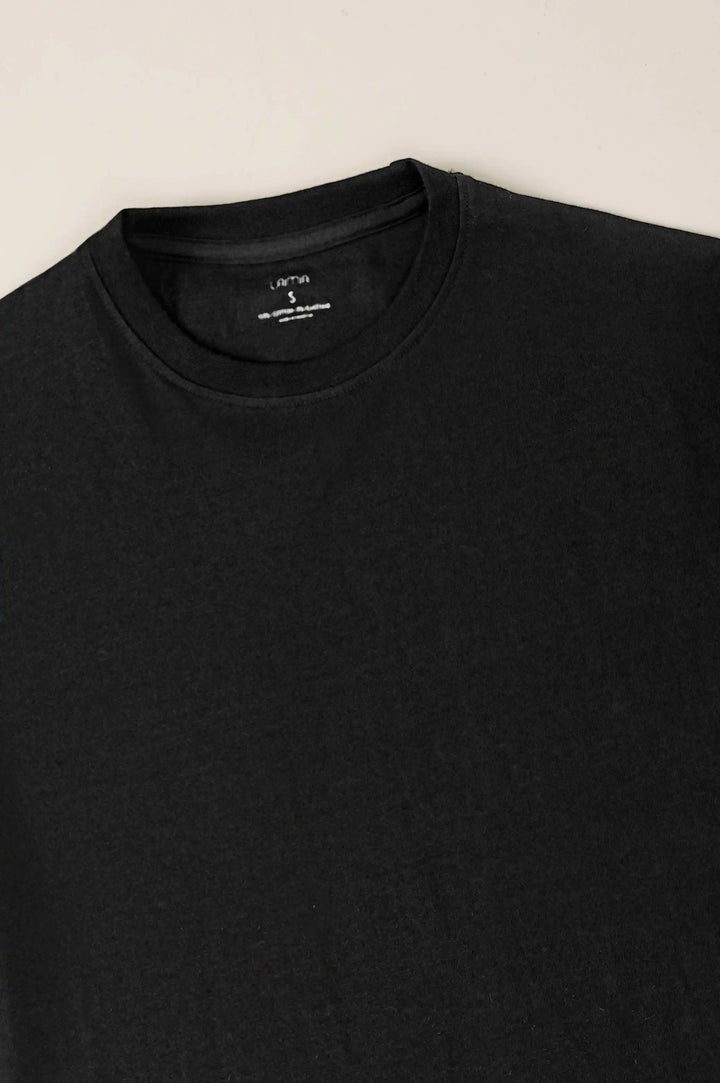 Black regular crew neck t-shirt