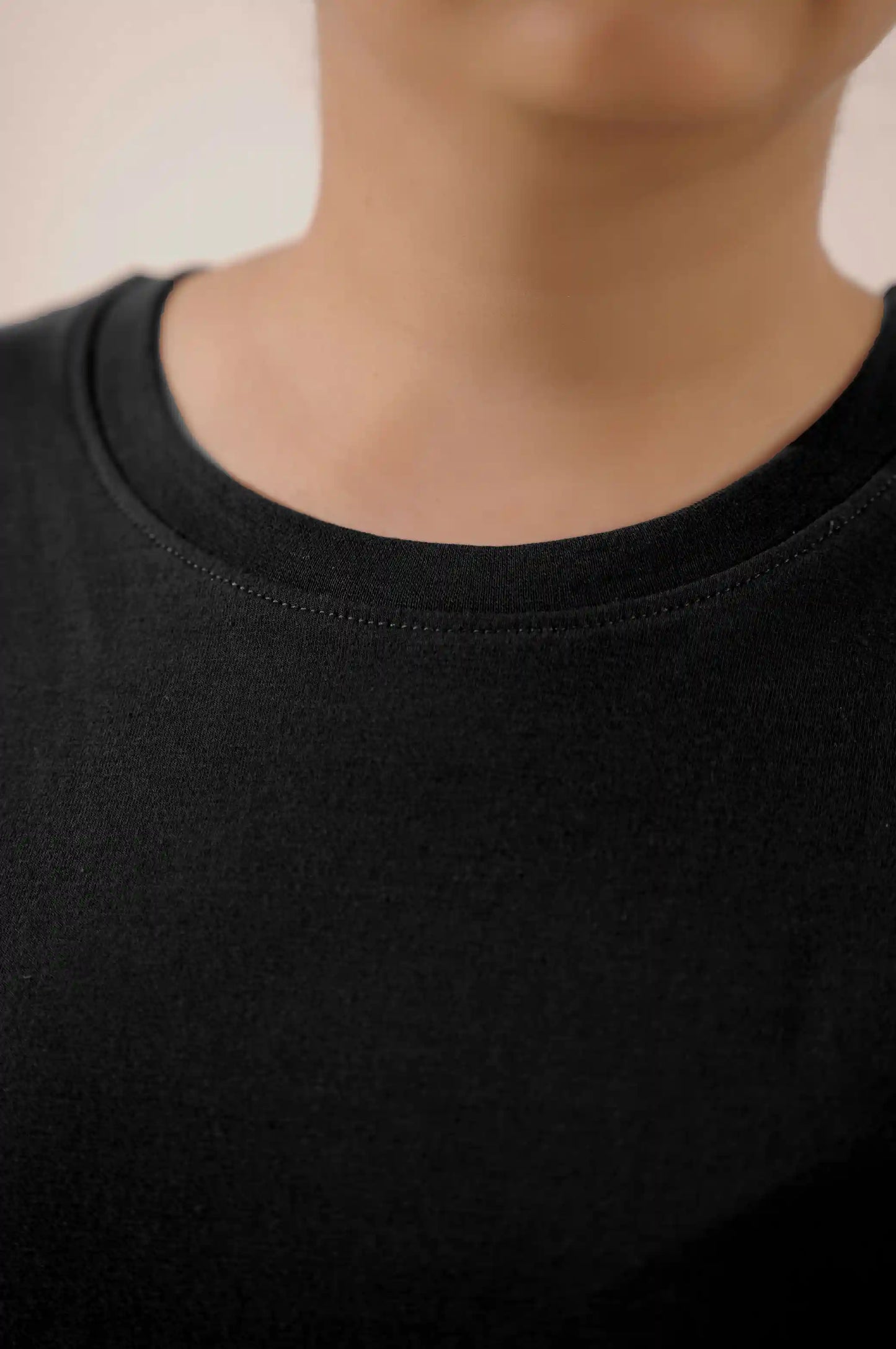 Black CROPPED T-SHIRT