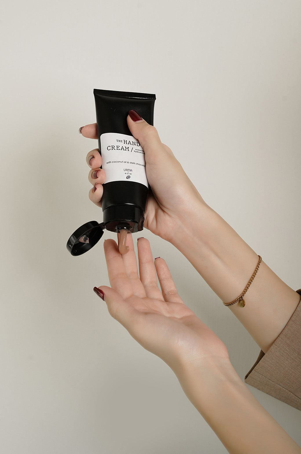 BLACK THE HAND CREAM