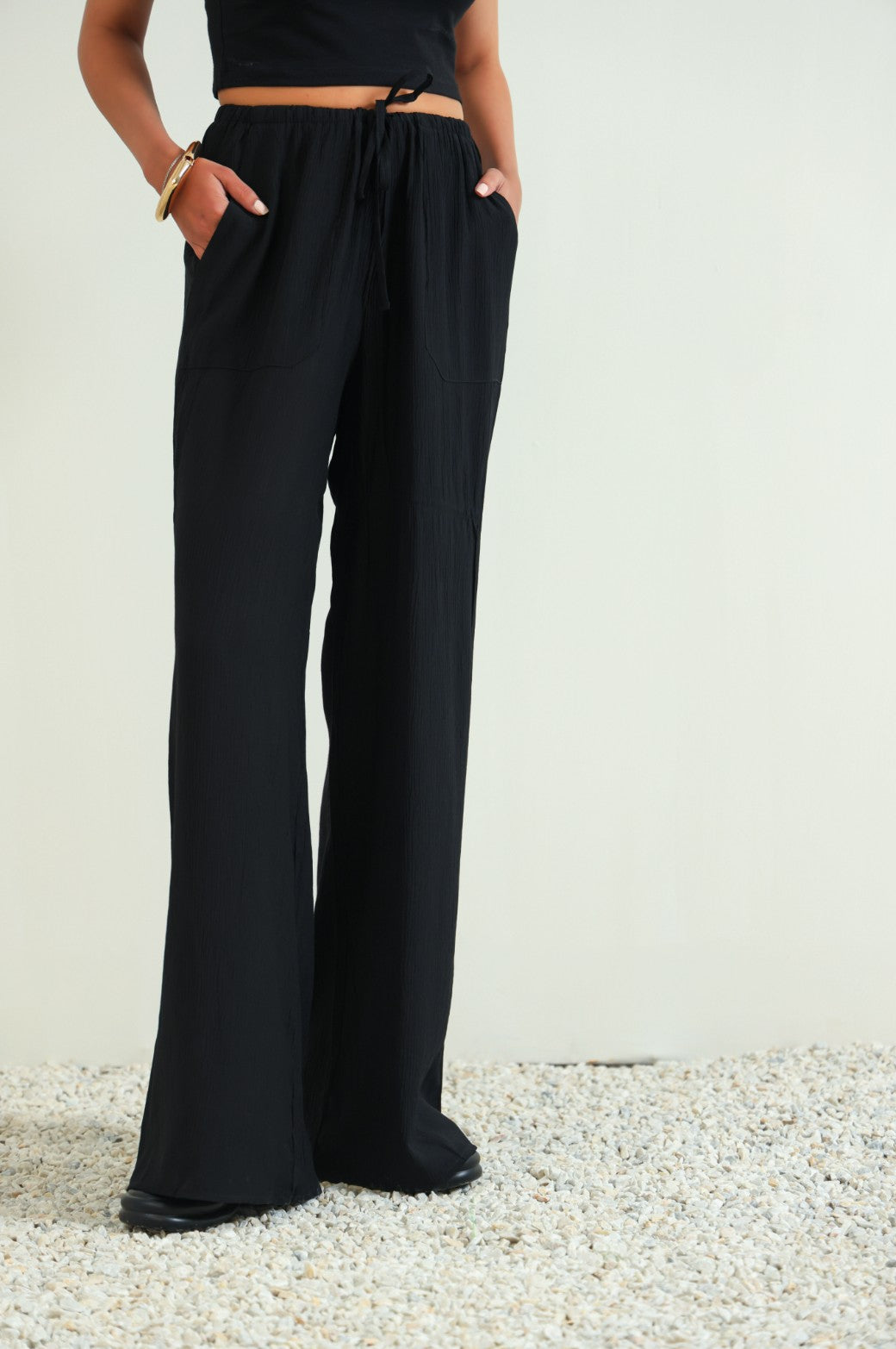 BLACK EVERYDAY CRINKLE PANTS