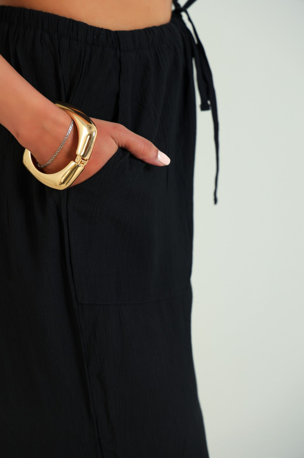 BLACK EVERYDAY CRINKLE PANTS