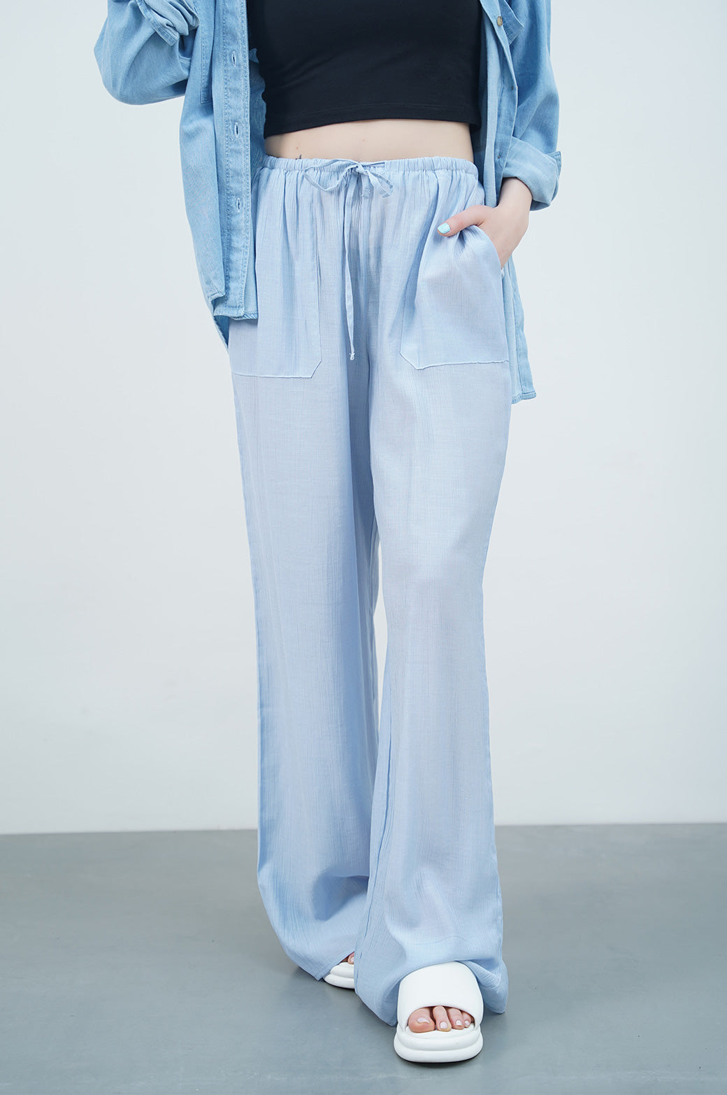 BLUE EVERYDAY CRINKLE PANTS