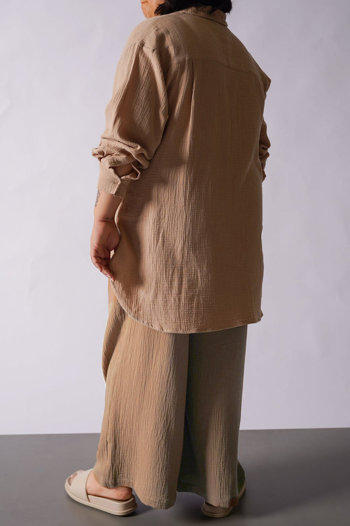 CAMEL CURVE MUSLIN PANTS