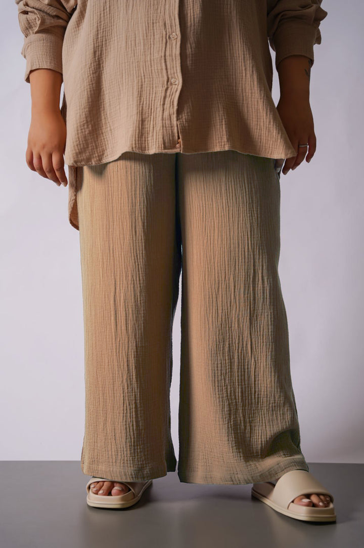 CAMEL CURVE MUSLIN PANTS