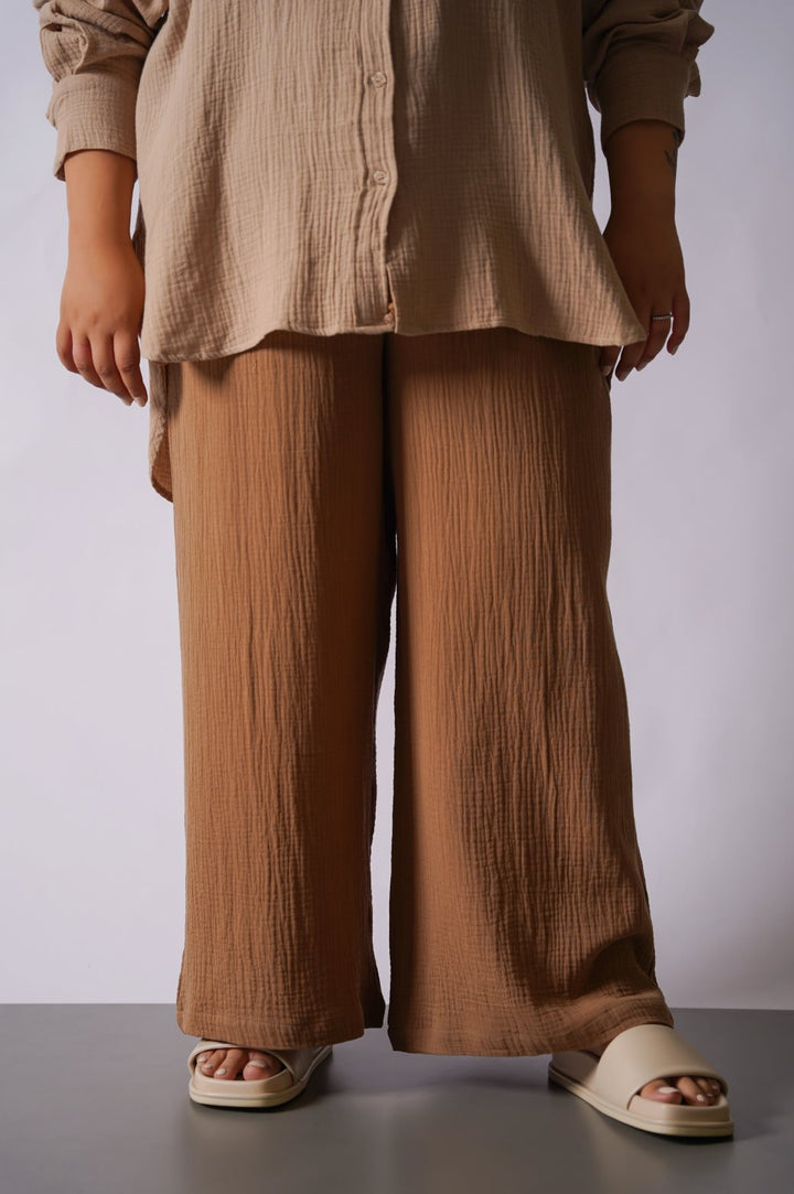 CAMEL CURVE MUSLIN PANTS