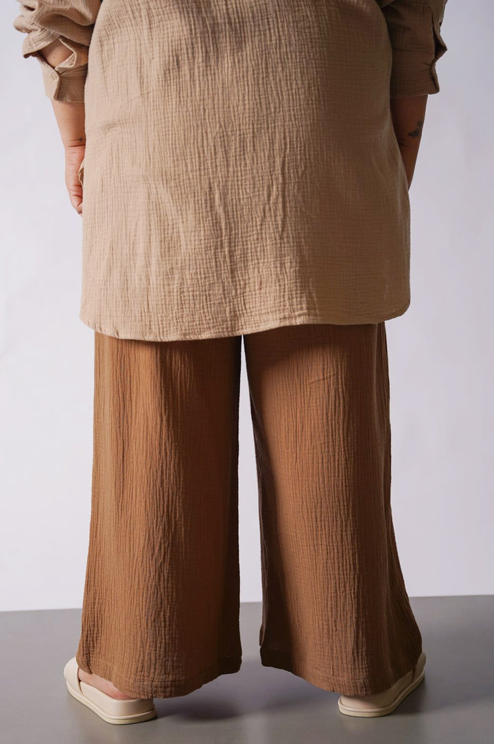 LIGHT CAMEL CURVE MUSLIN PANTS