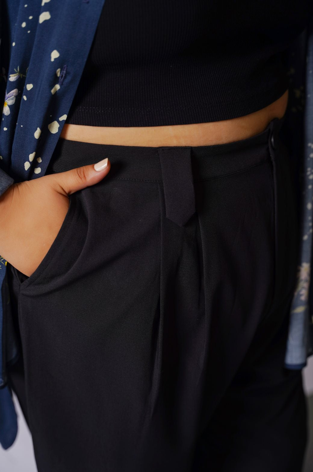 BLACK CURVE SLOUCHY PANTS