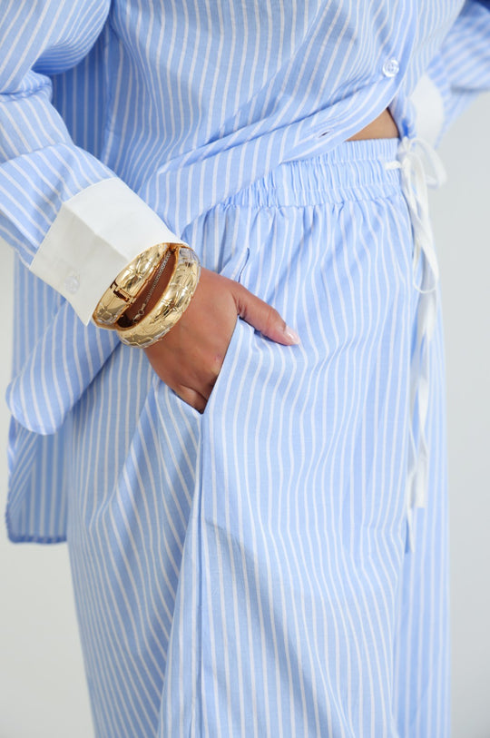 BLUE WIDE STRIPED PANTS
