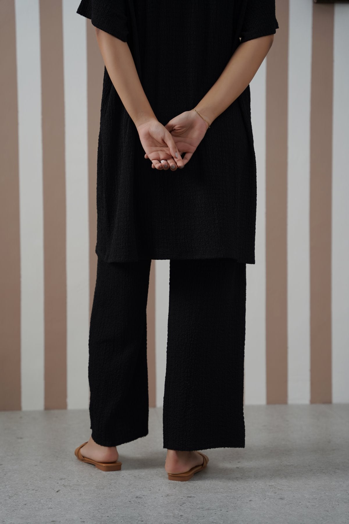 TEXTURED STRETCHY PANTS – Lama Retail