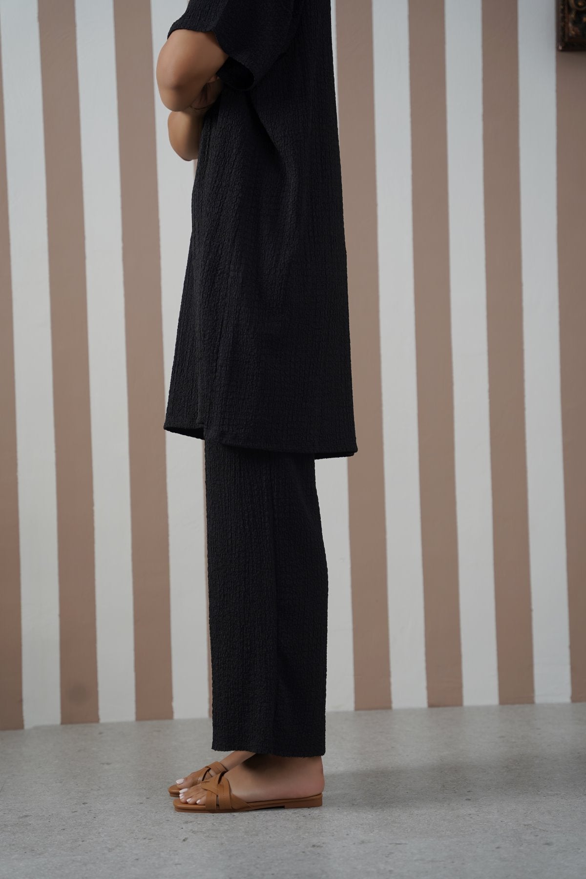 TEXTURED STRETCHY PANTS – Lama Retail