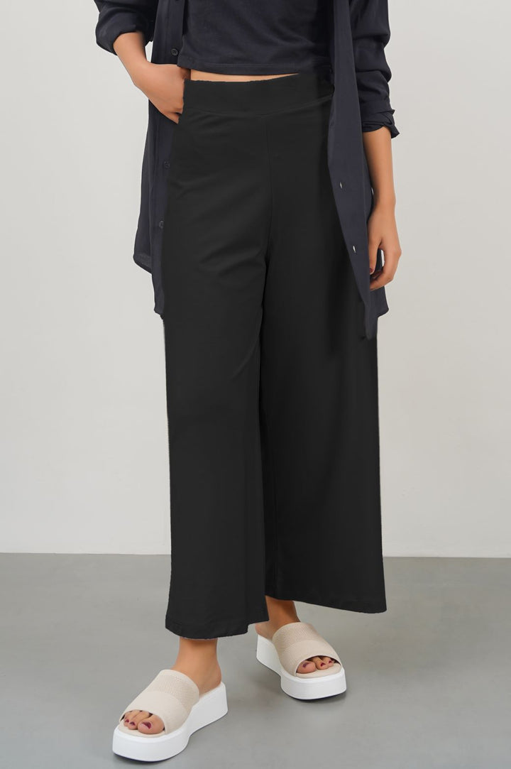 BLACK CROPPED WIDE PANTS