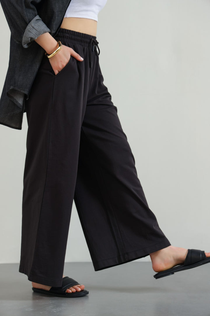 CHARCOAL WIDE-LEG TROUSERS