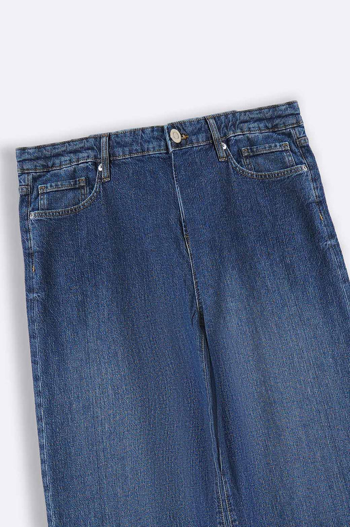 MID BLUE CURVE WIDE LONG JEANS