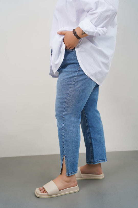 MID-BLUE CURVE SLIM CROPPED JEANS
