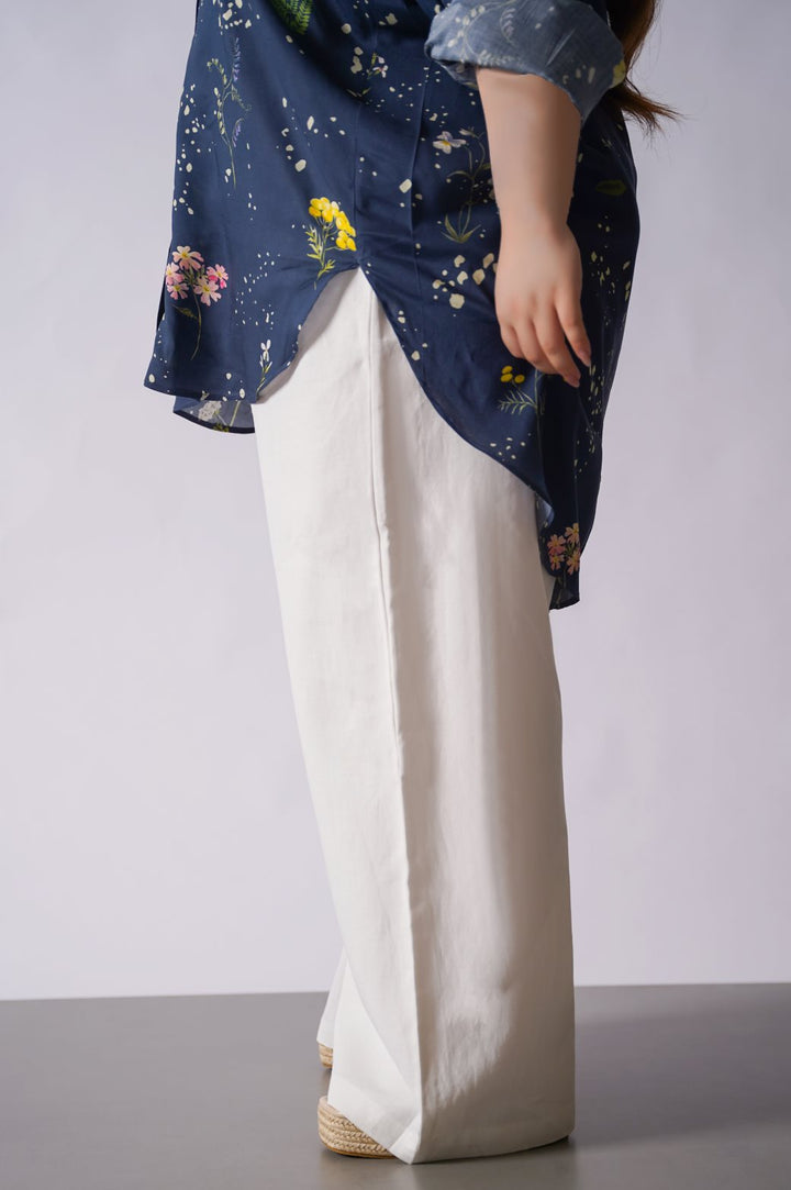 WHITE CURVE WIDE TROUSERS