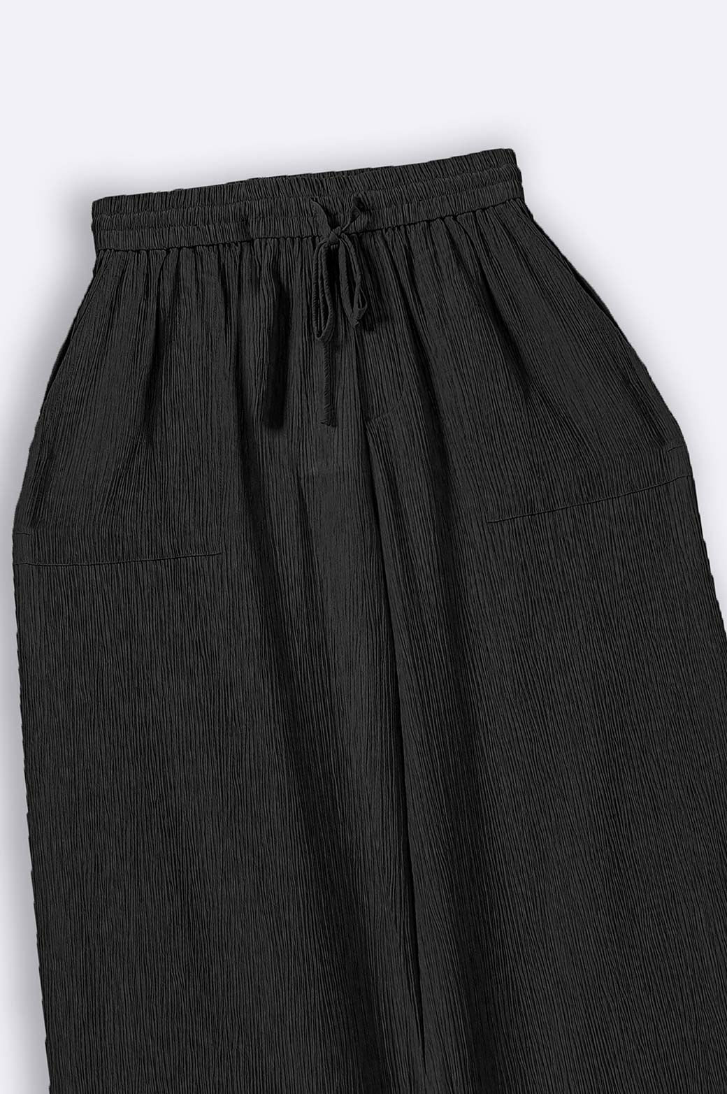 BLACK CRINKLED FLOWY PANTS