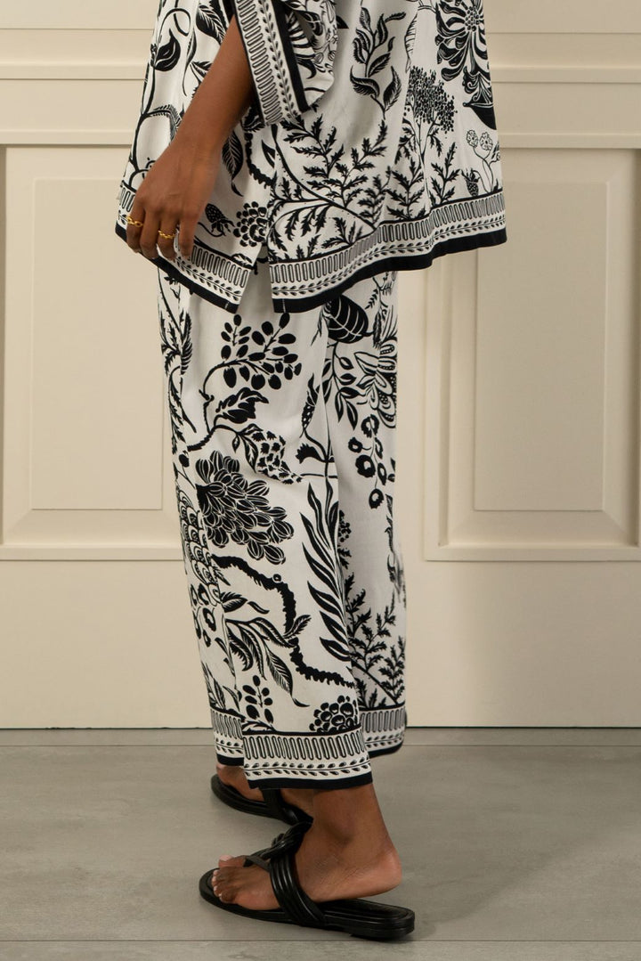 WHITE BLACK PETUNIA PRINTED CULOTTES