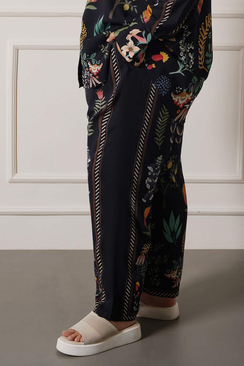 BLACK WHIMSICAL FLORAL WIDE LEG TROUSERS