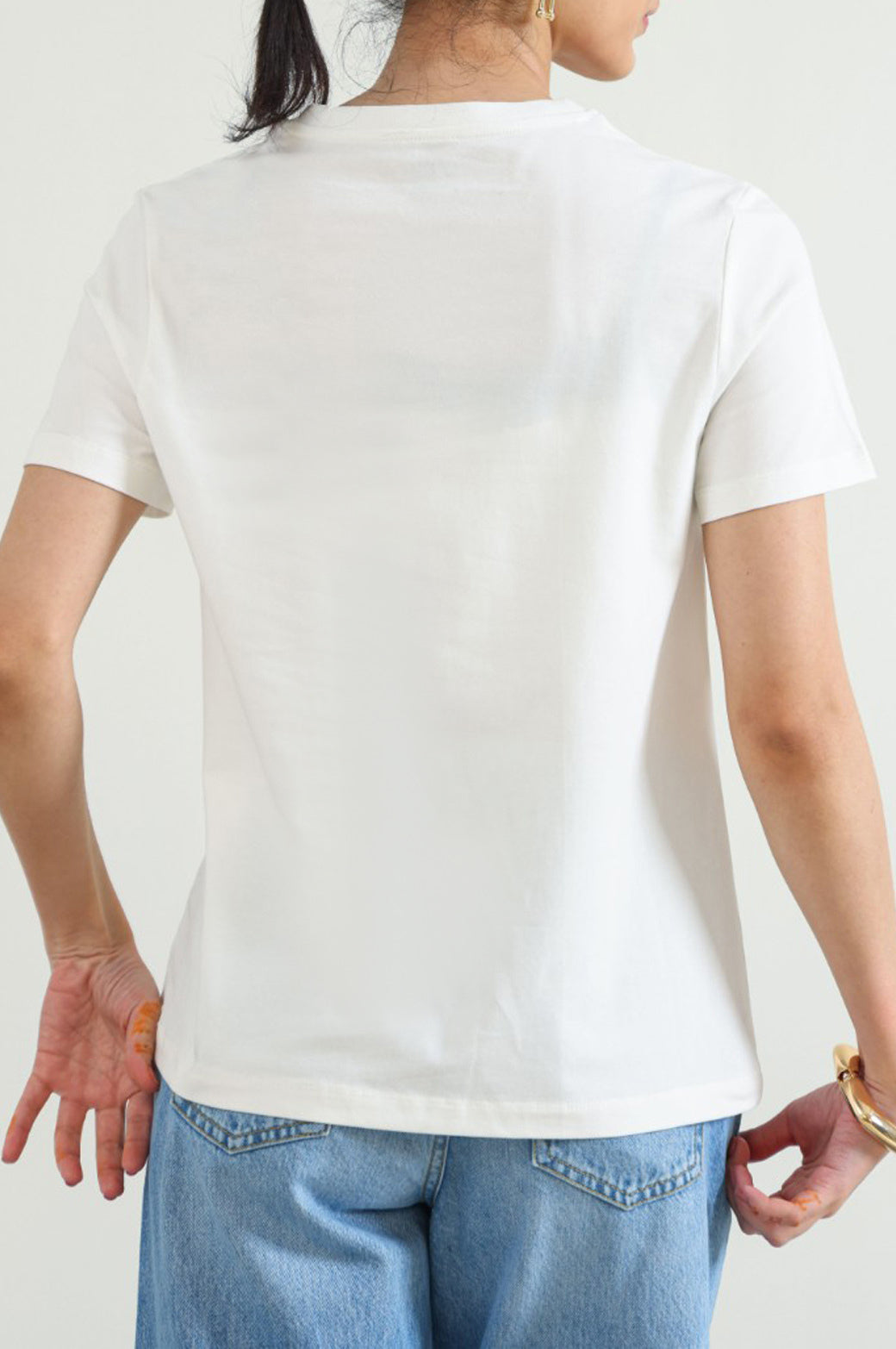 WHITE ROUND NECK T-SHIRT