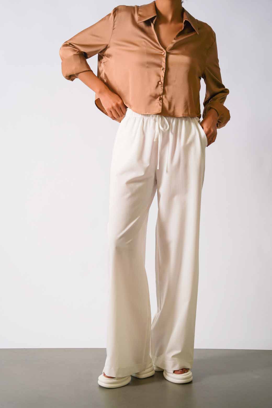 KHAKI CROPPED SILK SHIRT