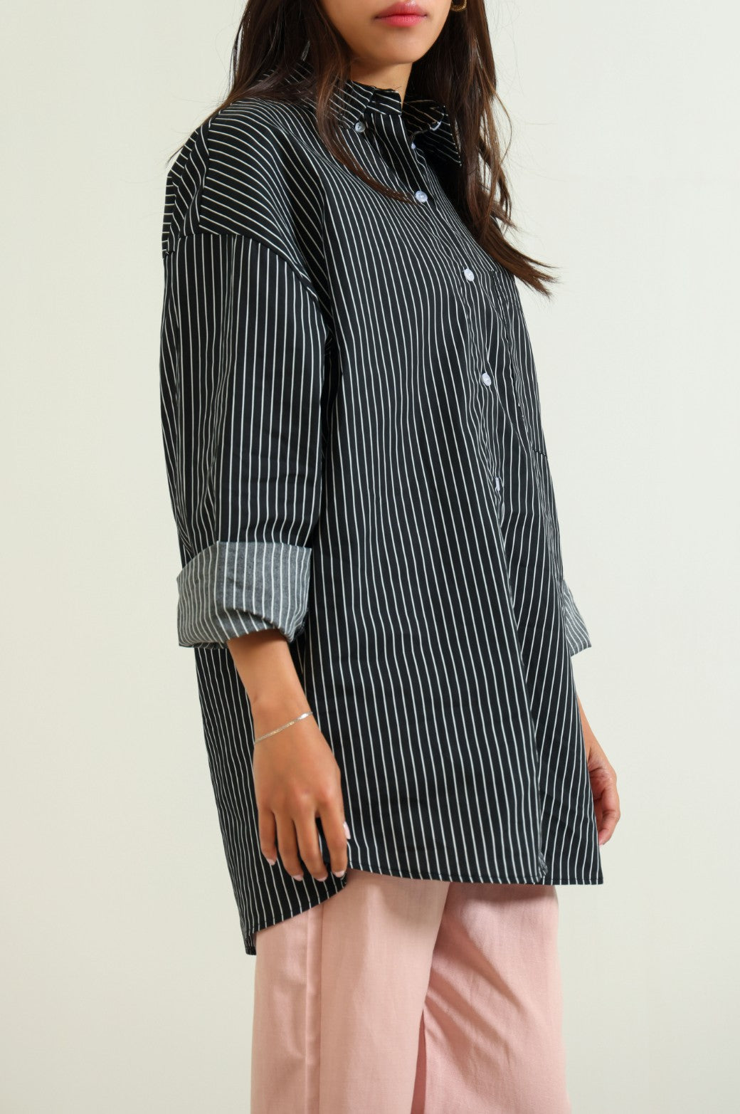 BLACK OVERSIZED STRIPED BUTTON DOWN